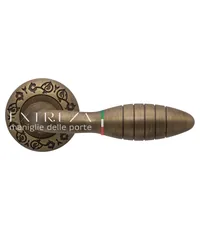 Дверная ручка Extreza "Mirel" (Мирел) 316 на круглой розетке R04