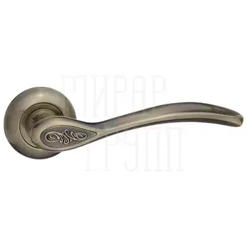 Дверные ручки Renz (Ренц) "Флория" INDH 17-08 на круглой розетке