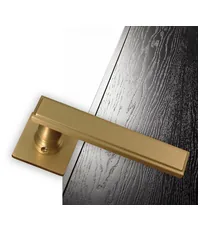 Дверная ручка из латуни Ghobestir "CITY Collection" С343 на квадратном основании