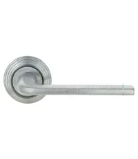 Дверная ручка Extreza "Terni" (Терни) 320 на круглой розетке R05