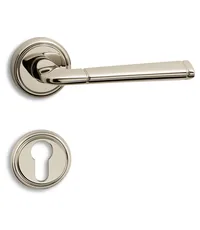 Дверная ручка на розетке Salice Paolo "Celsia" 4841