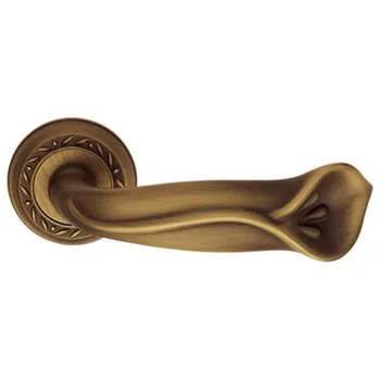 Ручка латунная на розетке Pasini "Princess" 3781