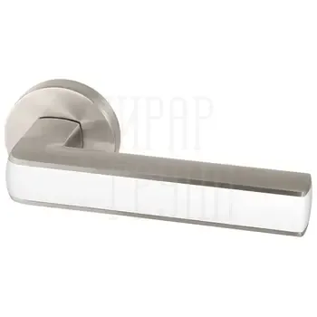 Дверная ручка Armadillo на круглой розетке "CUBE" URB3