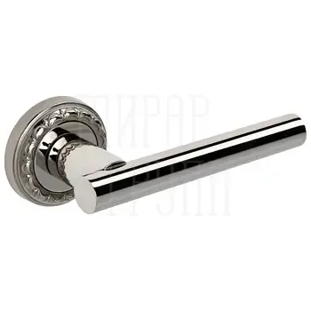 Дверная ручка Extreza CLASSIC "PIVOT" 132 на круглом основании R02