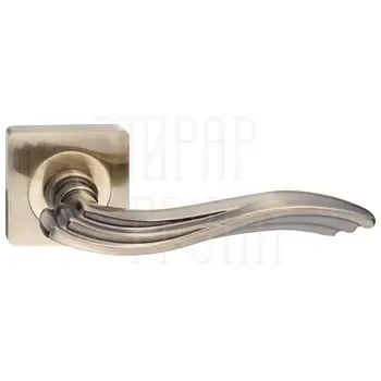 Дверные ручки Renz (Ренц) "Джулия" INDH 58-02 на квадратной розетке