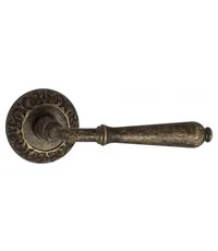 Дверная ручка на розетке Venezia "CLASSIC" D4