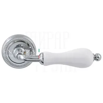 Дверная ручка Extreza "Dana" (Дана) 305 на круглой розетке R03