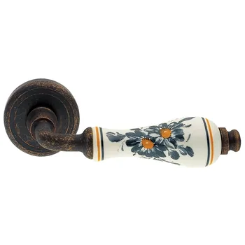 Дверные ручки на круглой розетке Manital "Valencia"