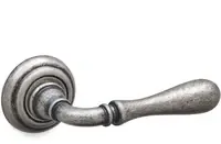 Дверная ручка на розетке Mandelli "Gou" 1421