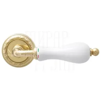 Дверная ручка Extreza "Dana" (Дана) 305 на круглой розетке R02