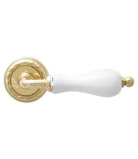 Дверная ручка Extreza "Dana" (Дана) 305 на круглой розетке R02