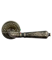 Дверная ручка Extreza "Petra" (Петра) 304 на круглой розетке R06